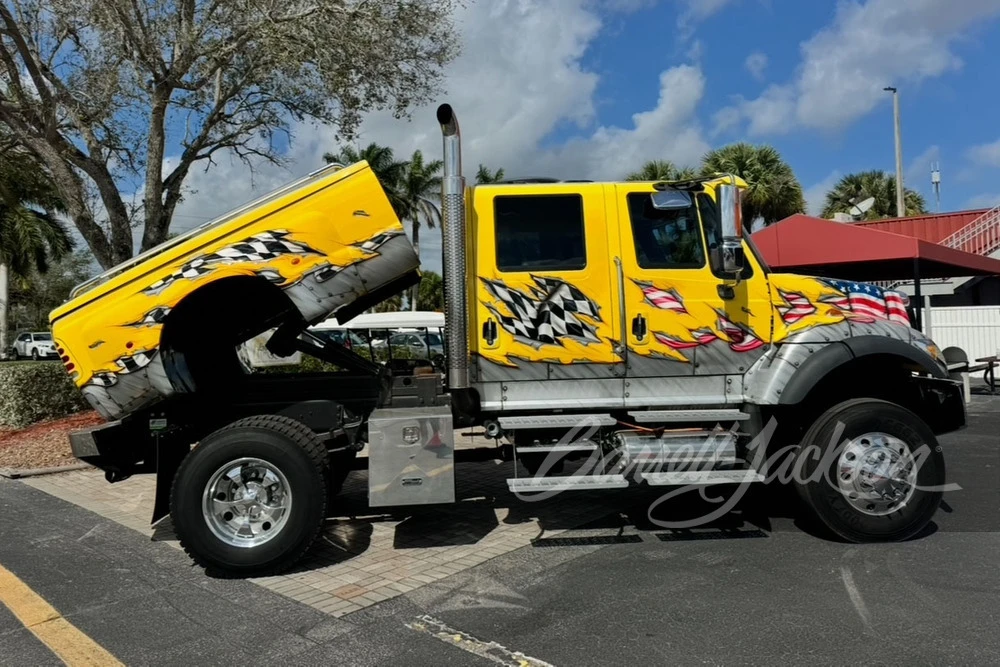 2005 International Harvester XT - Image 11 of 15