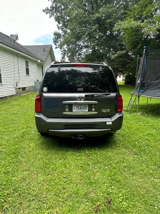 2005 Infiniti QX80 - Image 2 of 4