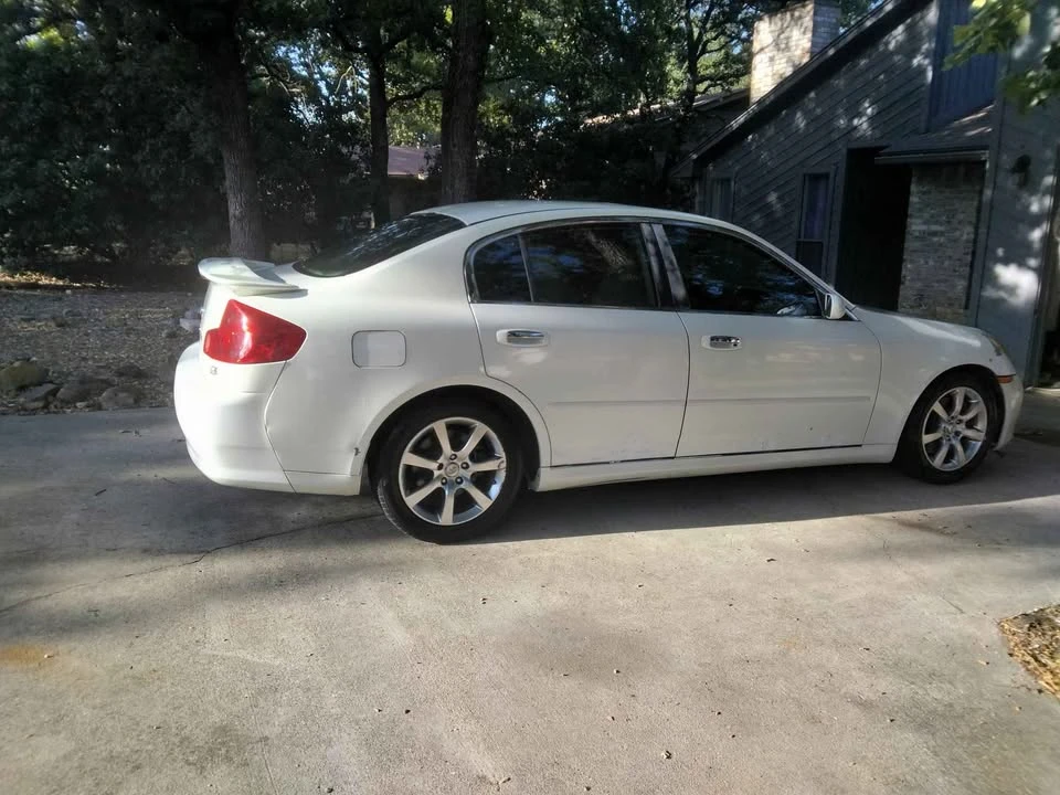 2005 Infiniti - Image 2 of 6
