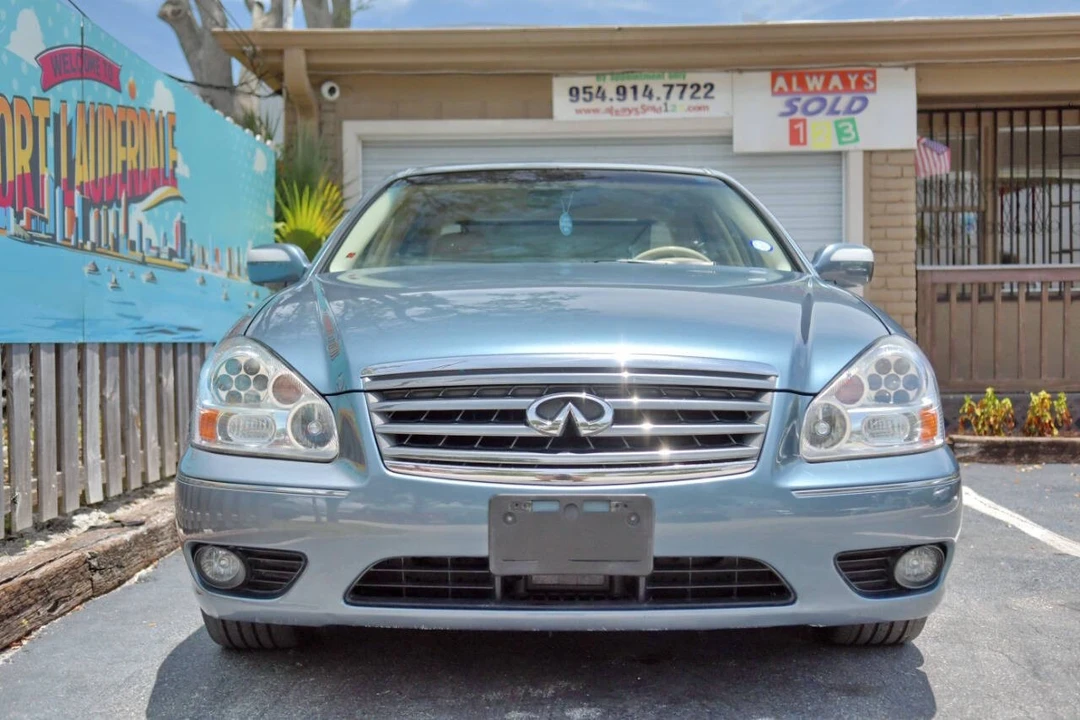 2005 Infiniti Q45 3rd Gen - Image 2 of 12