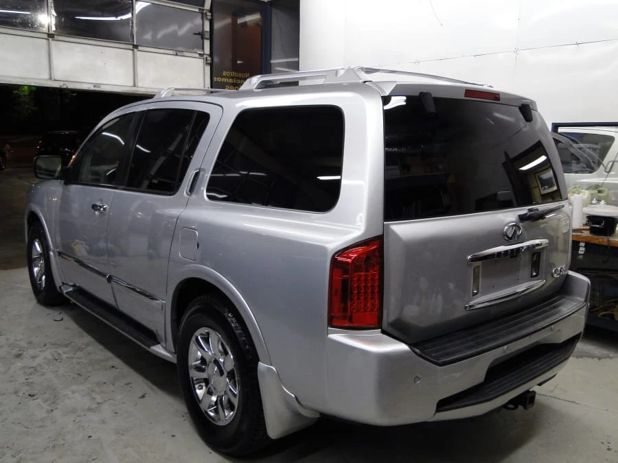 2005 Infiniti QX80 - Image 2 of 4