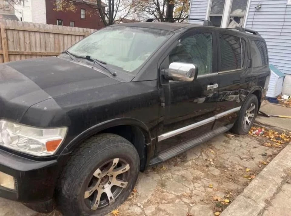 2005 Infiniti QX80 - Image 4 of 5