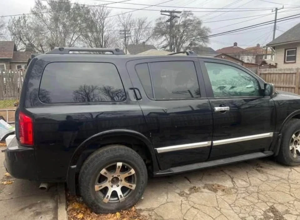 2005 Infiniti QX80 - Image 3 of 5