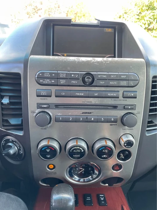 2005 Infiniti QX80 - Image 16 of 20