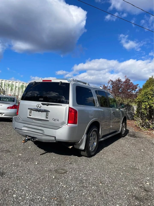 2005 Infiniti QX80 - Image 8 of 20