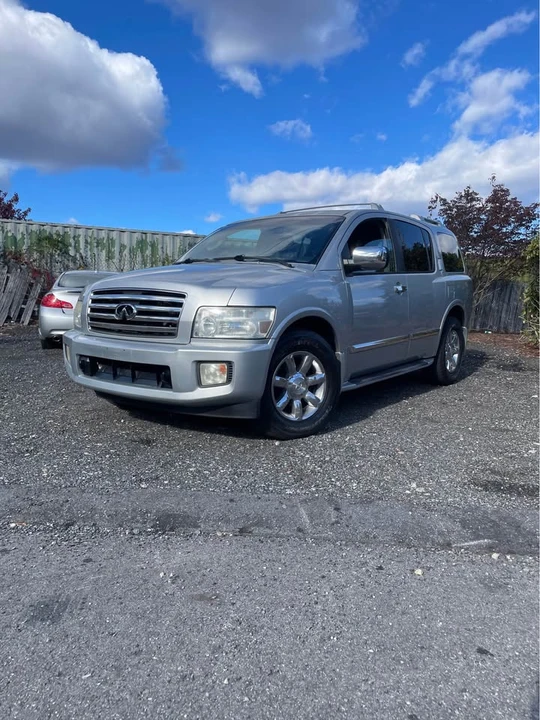 2005 Infiniti QX80 - Image 2 of 20