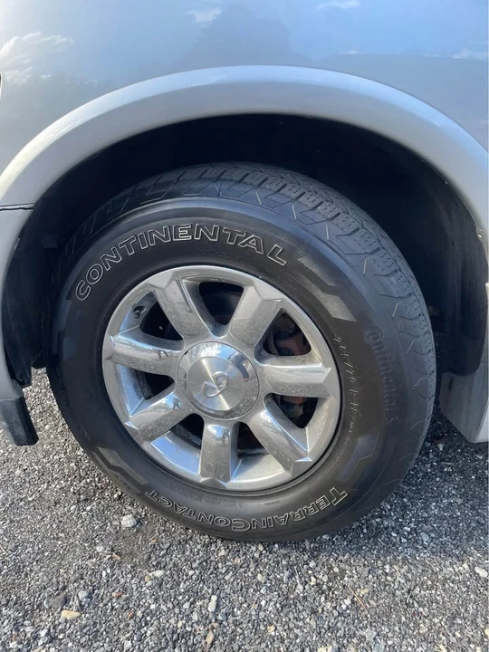 2005 Infiniti QX80 - Image 6 of 20
