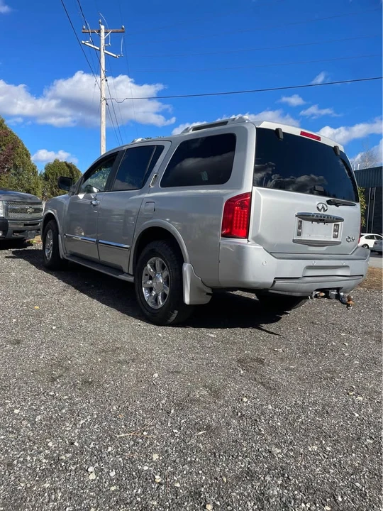 2005 Infiniti QX80 - Image 10 of 20