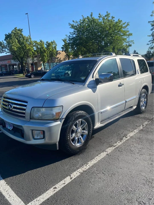 2005 Infiniti QX80 - Image 2 of 12
