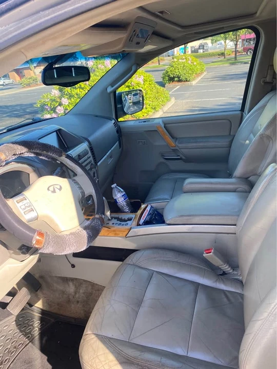 2005 Infiniti QX80 - Image 8 of 12