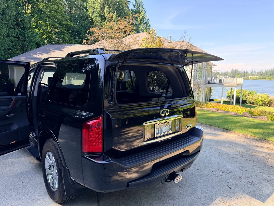 2005 Infiniti QX80 - Image 19 of 31