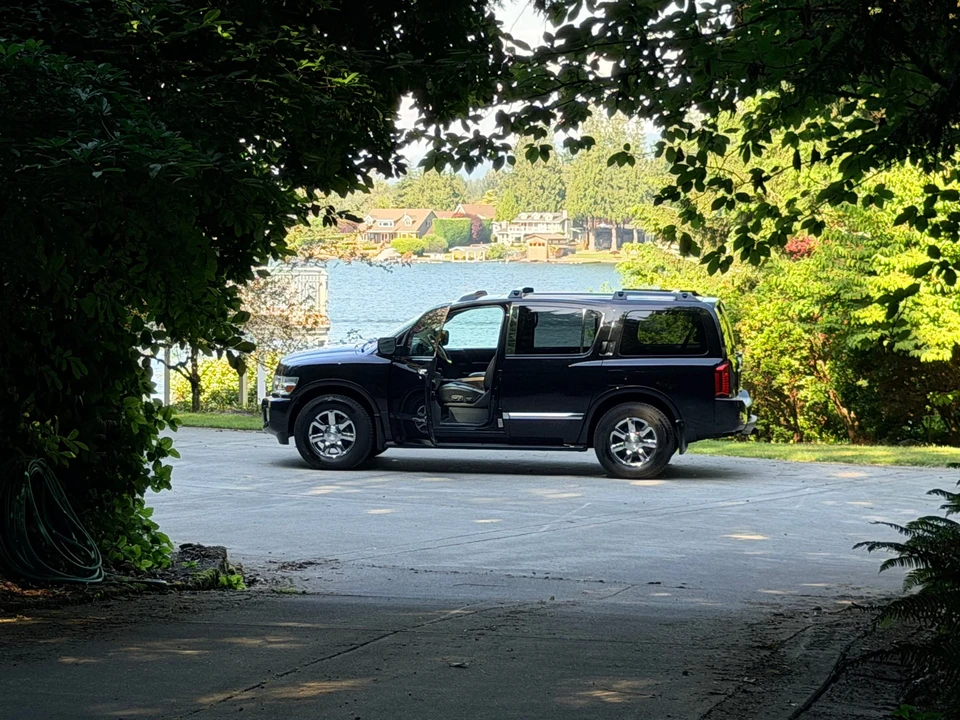 2005 Infiniti QX80 - Image 17 of 31