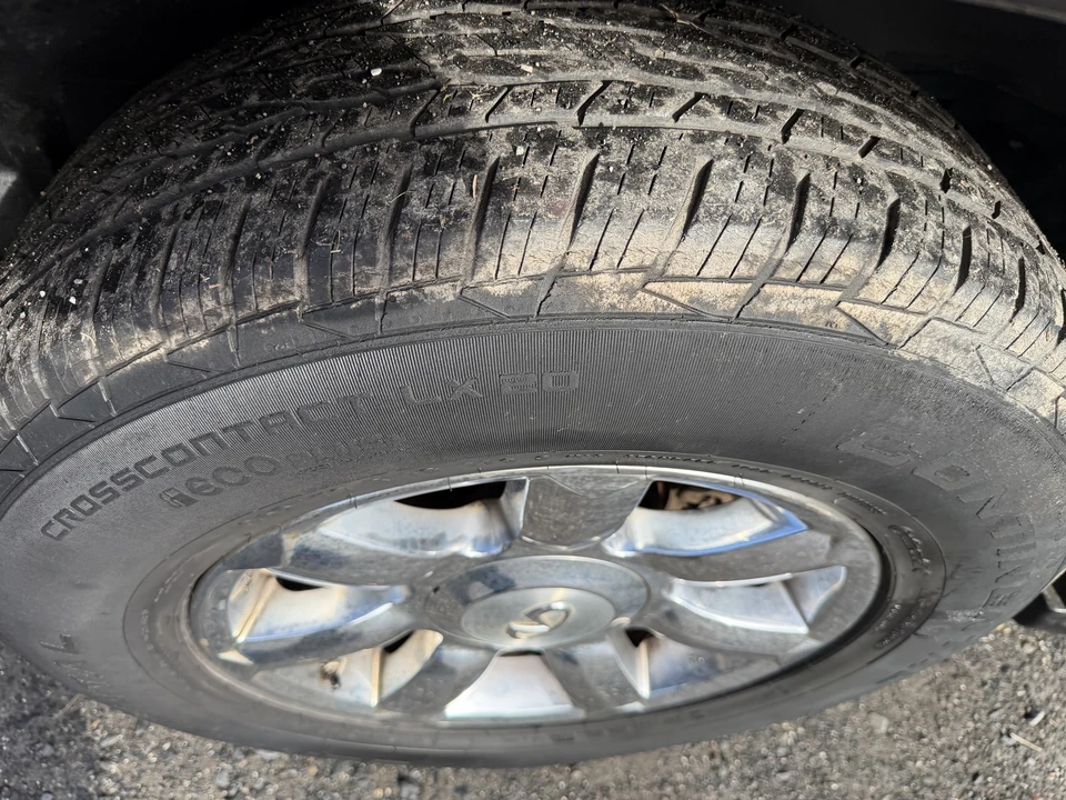 2005 Infiniti QX80 - Image 8 of 21