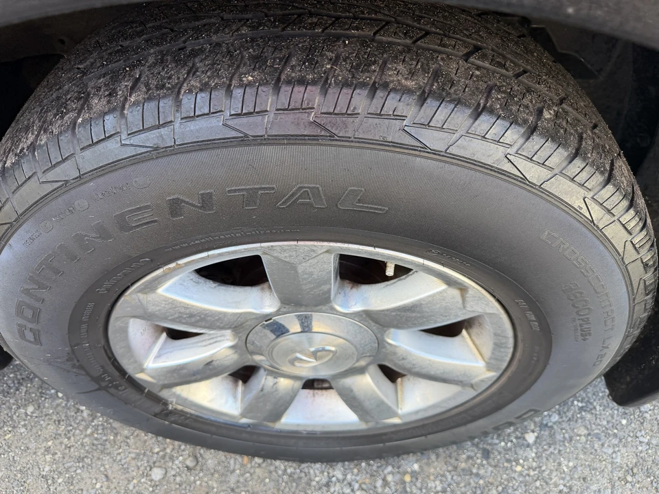 2005 Infiniti QX80 - Image 10 of 21