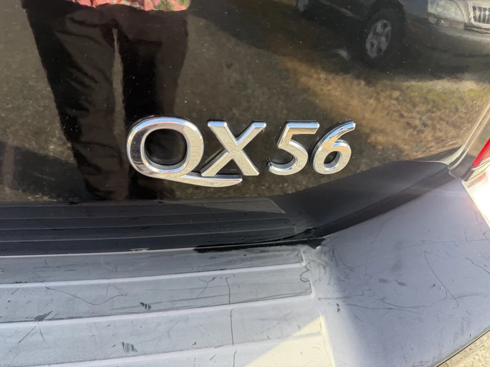 2005 Infiniti QX80 - Image 9 of 21
