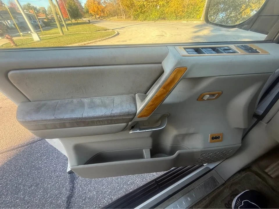 2005 Infiniti QX80 - Image 16 of 16
