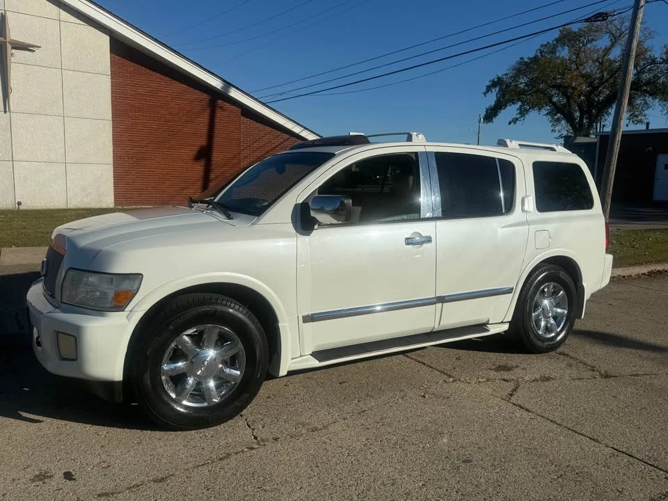 2005 Infiniti QX80 - Image 2 of 16