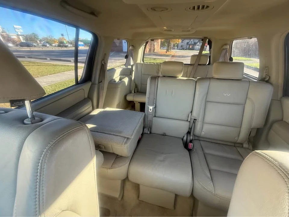 2005 Infiniti QX80 - Image 11 of 16