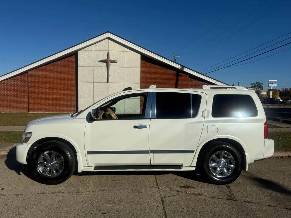 2005 Infiniti QX80 - Image 3 of 16