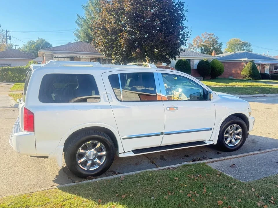 2005 Infiniti QX80 - Image 7 of 16