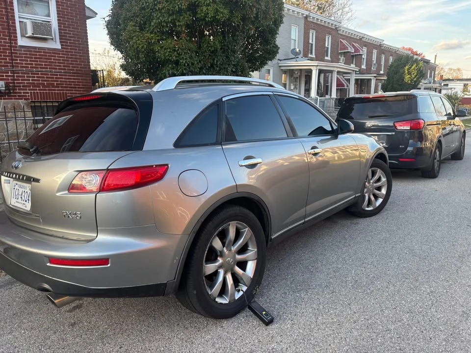 2005 Infiniti FX 1st Gen - Image 2 of 2