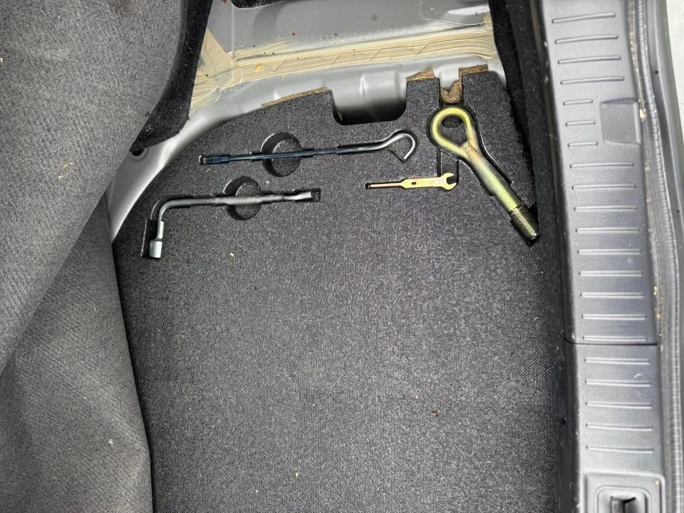 2005 Infiniti G35 3rd Gen - Image 18 of 19