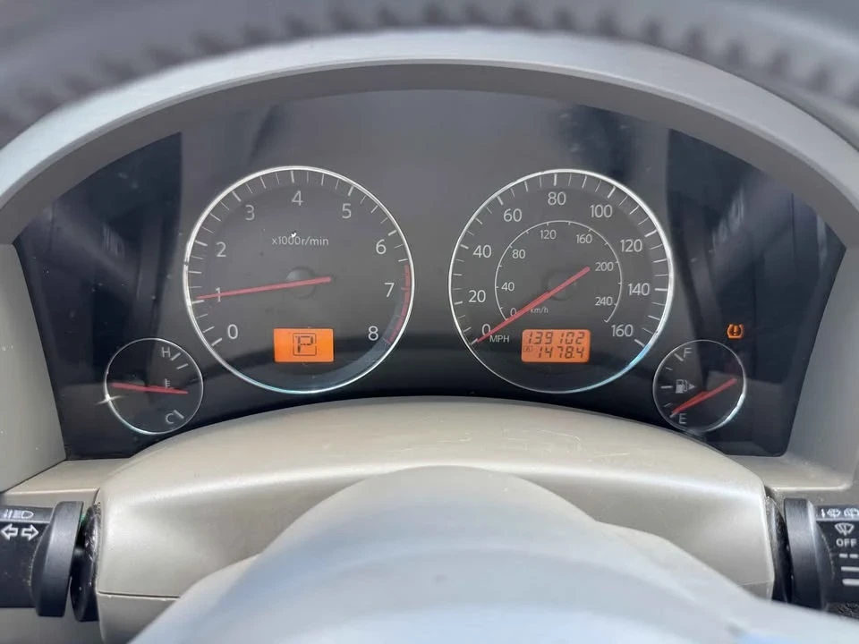 2005 Infiniti QX30 - Image 2 of 11