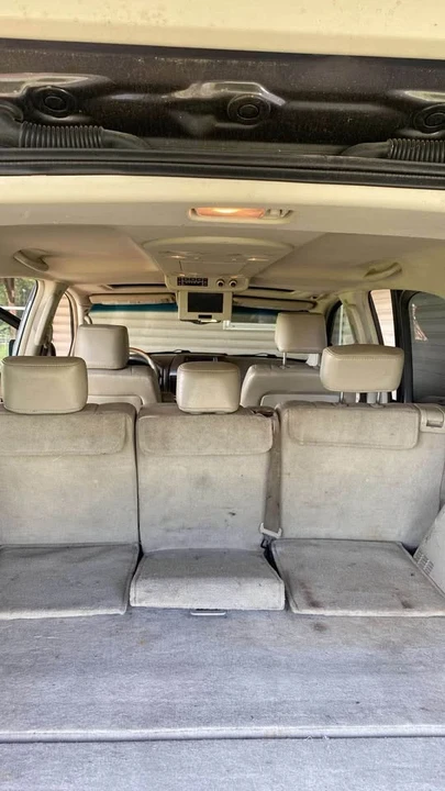 2005 Infiniti QX80 - Image 2 of 9