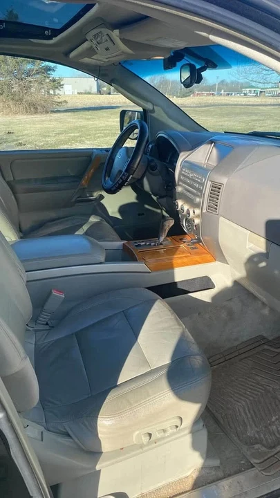 2005 Infiniti QX80 - Image 9 of 9