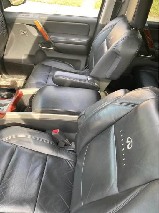 2005 Infiniti QX80 - Image 3 of 8