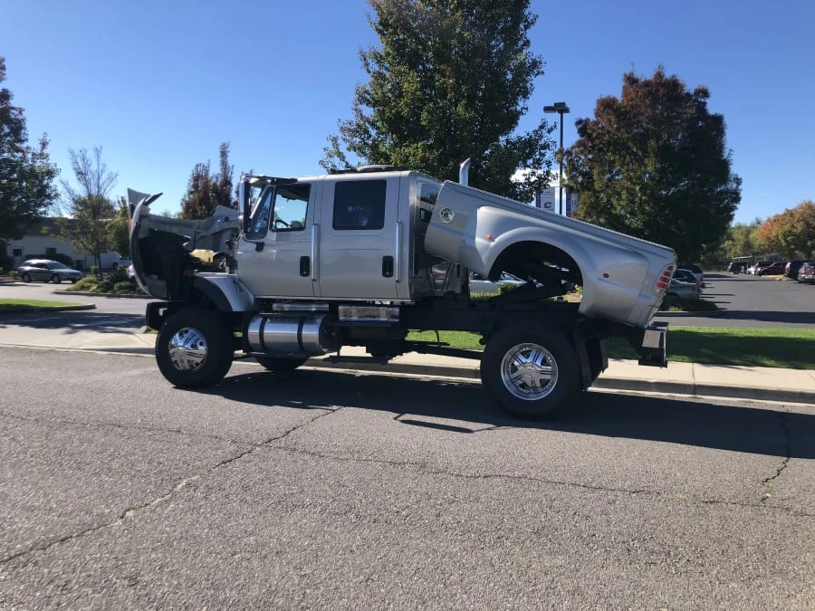 2005 International Harvester XT - Image 6 of 6