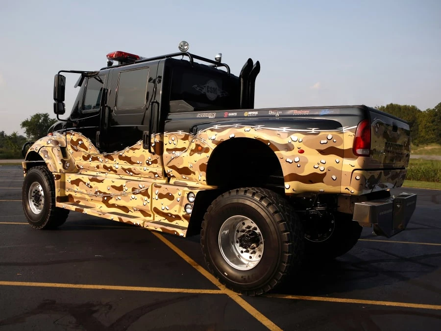 2005 International Harvester XT - Image 2 of 7