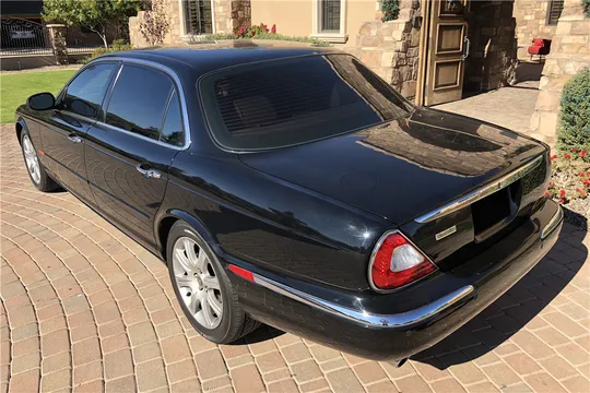 2005 Jaguar XJ8 Vanden Plas