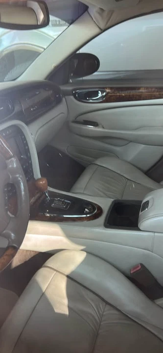 2005 Jaguar X100 XK8 - Image 6 of 7