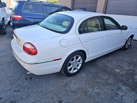 2005 Jaguar S-TYPE R