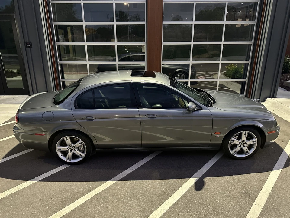 2005 Jaguar S-Type 2nd Gen - Image 24 of 31