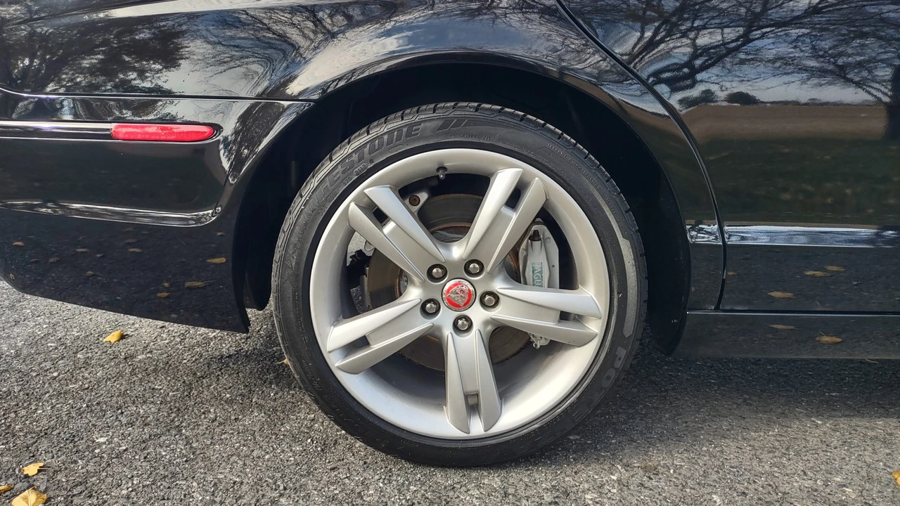 2005 Jaguar S-Type 2nd Gen - Image 18 of 31