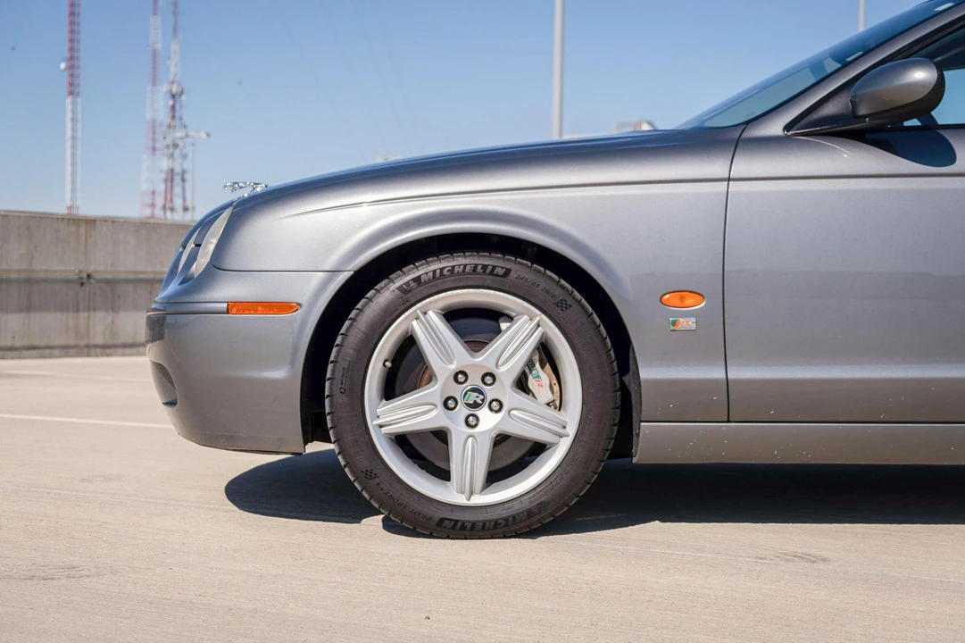 2005 Jaguar S-Type 2nd Gen - Image 16 of 31