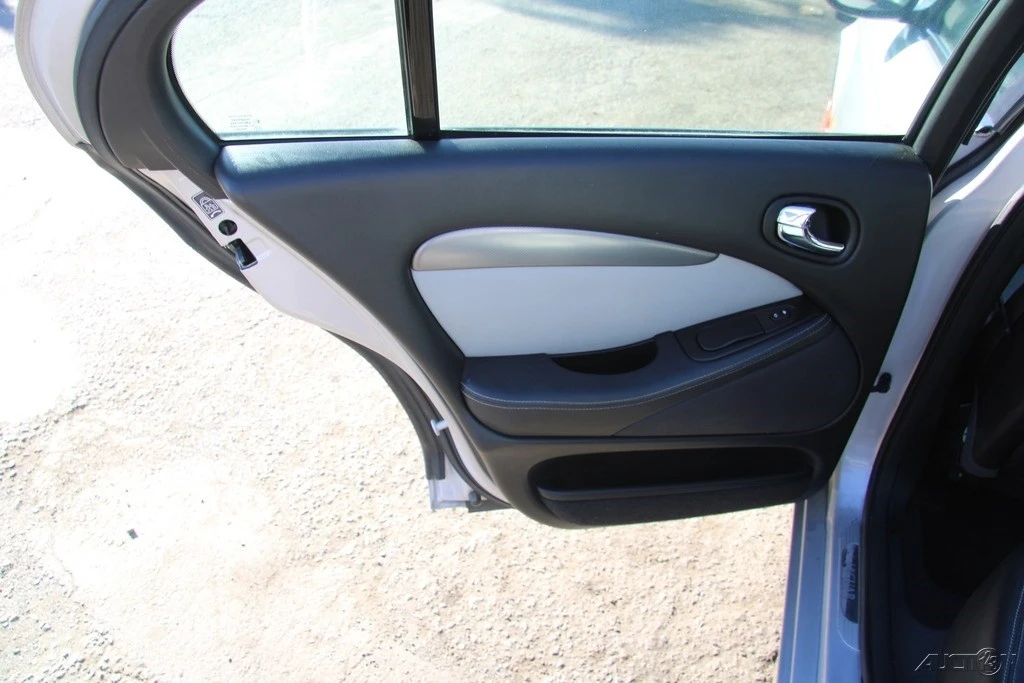 2005 Jaguar S-Type 2nd Gen - Image 19 of 21