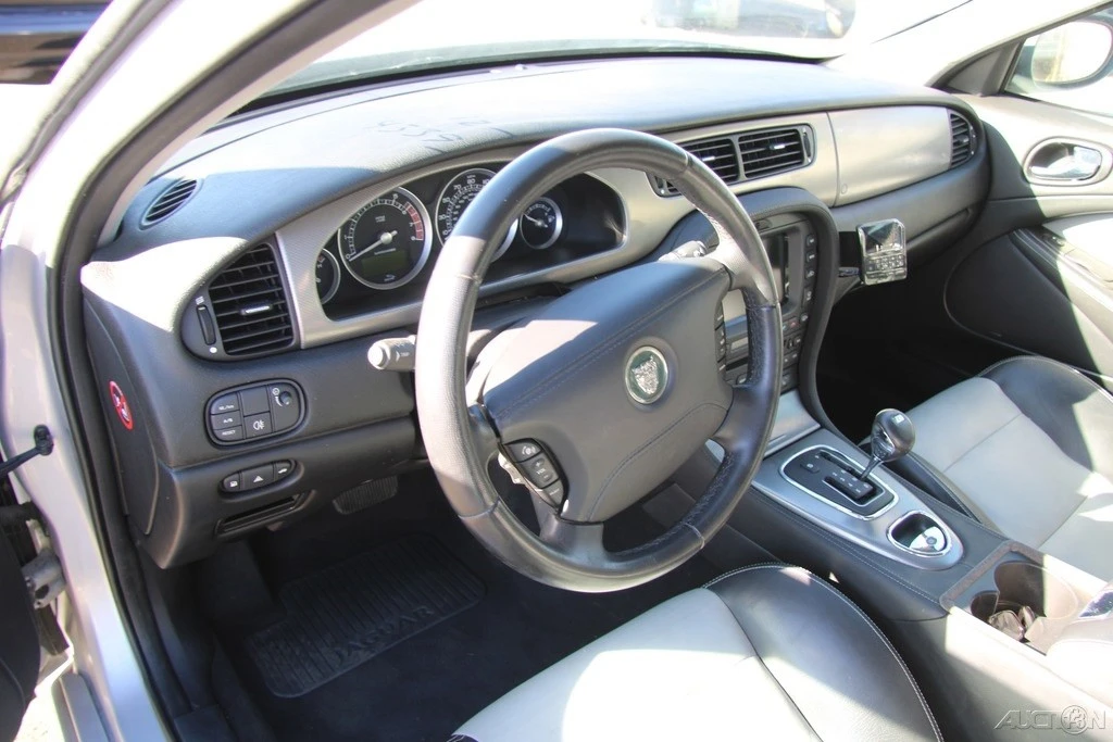 2005 Jaguar S-Type 2nd Gen - Image 14 of 21