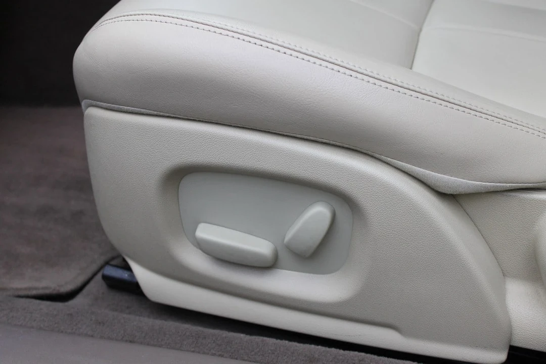 2005 Jaguar S-Type 2nd Gen - Image 19 of 30