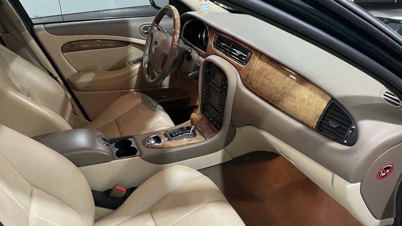 2005 Jaguar S-Type 2nd Gen - Image 4 of 7