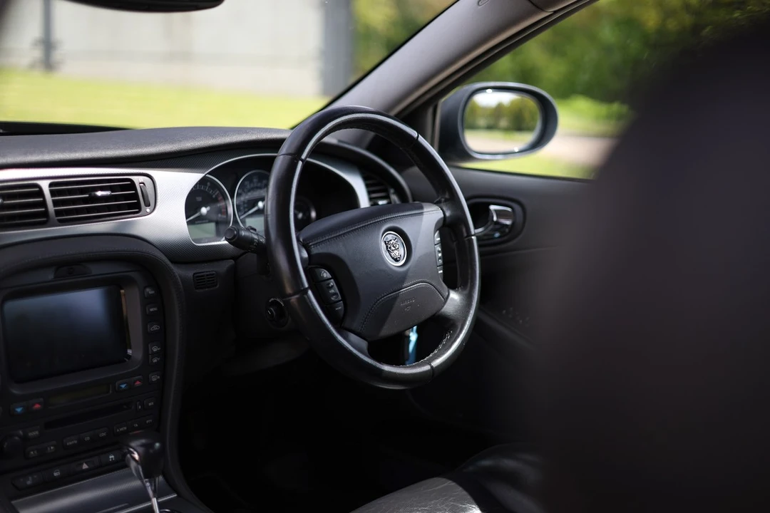 2005 Jaguar S-Type 2nd Gen - Image 18 of 30