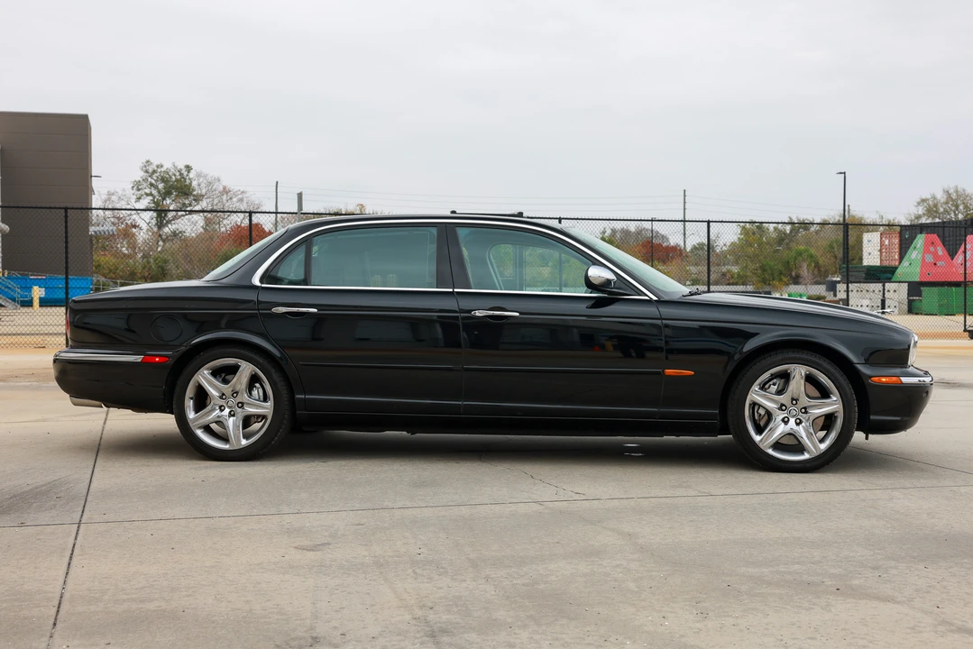 2005 Jaguar X350/X356/X358 XJR - Image 24 of 31