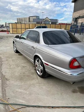 2005 Jaguar Vanden Plas Base