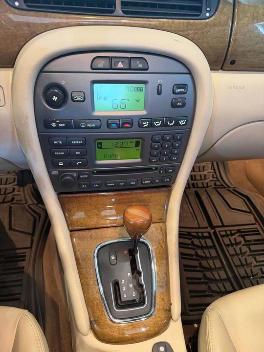 2005 Jaguar X-Type - Image 8 of 10