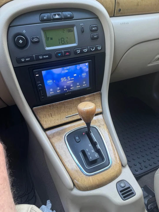 2005 Jaguar X-Type - Image 8 of 15