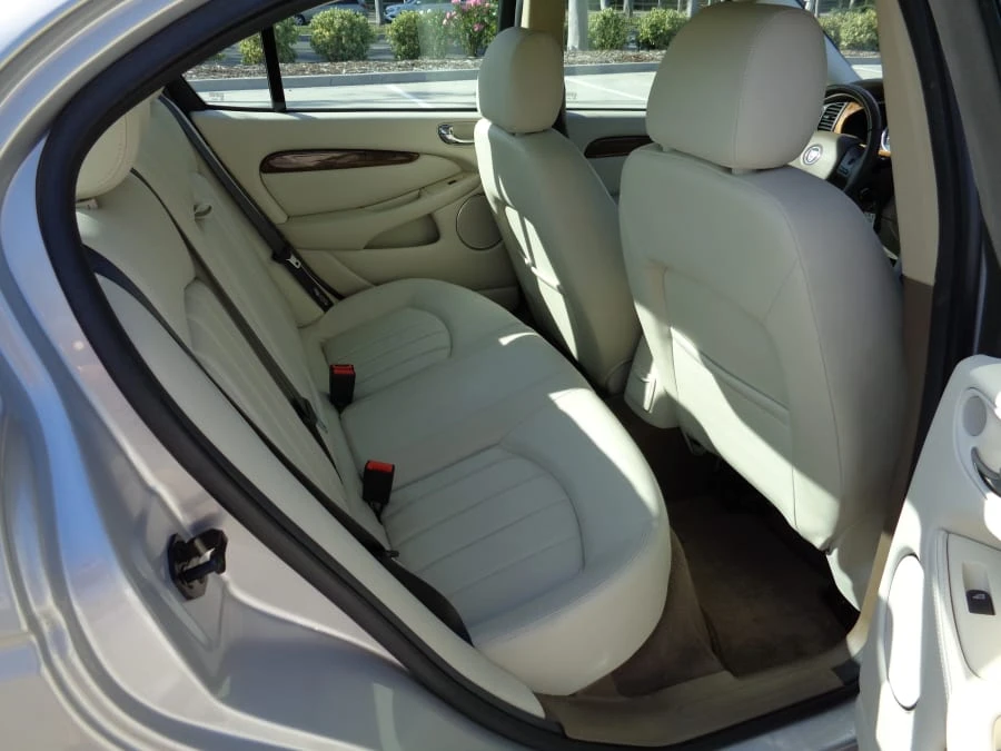 2005 Jaguar X-Type - Image 7 of 9