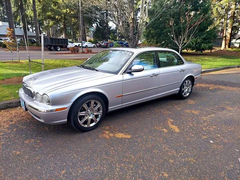 2005 Jaguar XJ Super V8 Sedan