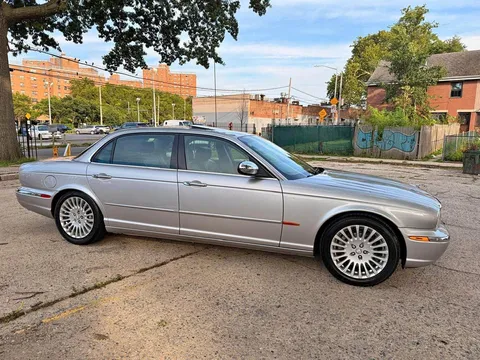2005 Jaguar XJ Super V8 Sedan 4D